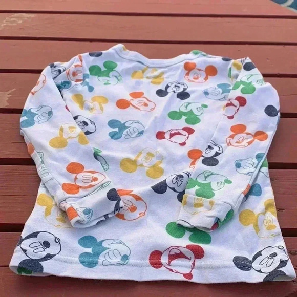 Gap Disney, long sleeve  100% cotton T-shirt - Picture 2 of 3